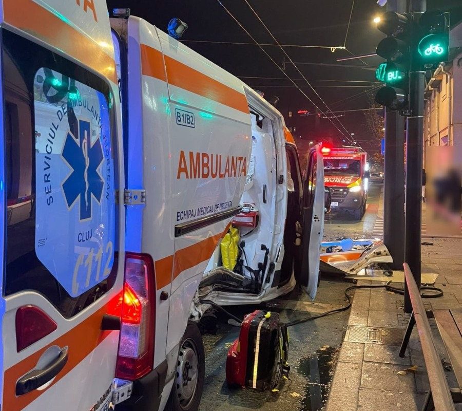 Ministrul Sănătății: Ambulanțele nu pot fi lăsate în garaj