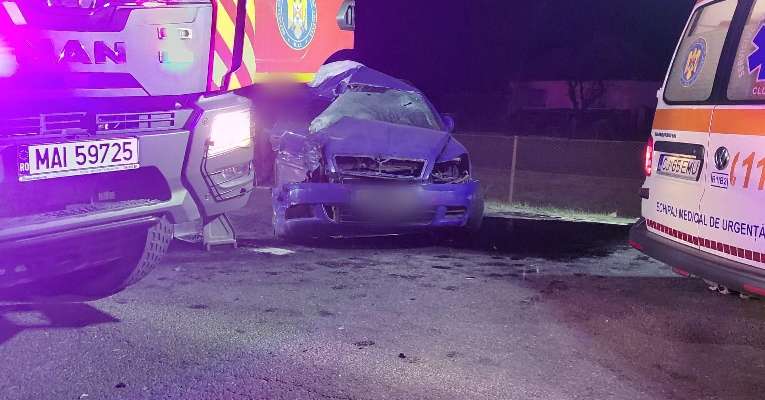 Accident grav pe DN1 E60: O minoră, implicată în coliziune cu un camion și două autoturisme Un accident rutier grav a avut loc joi seară pe Drumul Național 1 E60, în apropierea localității Negreni, județul Cluj