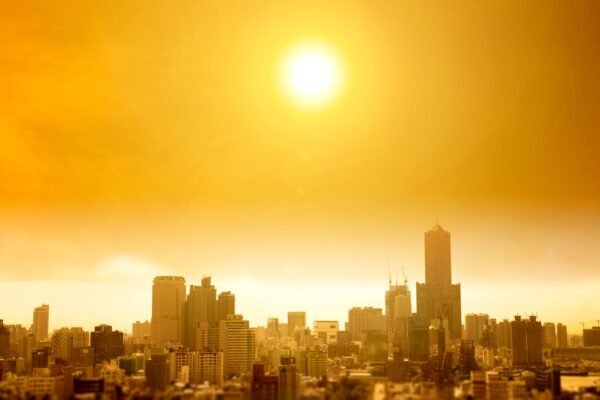 Încălzirea globală accelerează: ritmul de degradare climatică se dublează Ritmul de degradare a climei la nivel global se intensifică, conform ultimelor cercetări științifice
