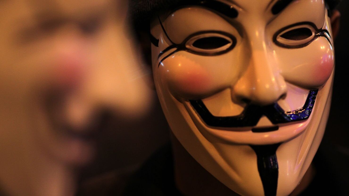 AI în Spatele Anonimatului: Noile Tehnologii Dezvăluie Identități Ascunse Online Modelele avansate de inteligență artificială (AI) demonstrează o capacitate remarcabilă de a identifica utilizatorii anonimi pe platformele online, conform unui studiu recent