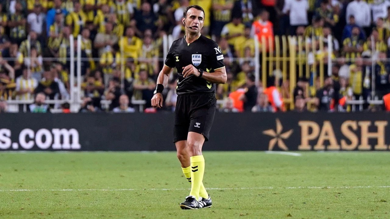 Antalyaspor – Fenerbahçe: Atilla Karaoğlan va arbitra VAR-ul meciului Antalyaspor și Fenerbahçe se vor confrunta în această seară, de la ora 20:00, în cadrul etapei a 24-a din Super Lig turcă