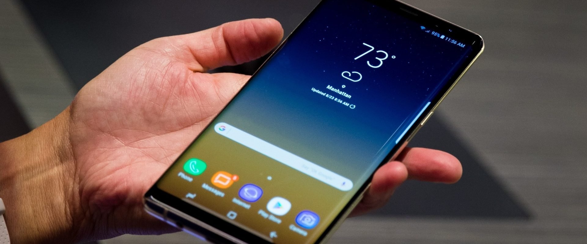 Atenție la aplicațiile „din alte surse”: Cum să-ți protejezi telefonul Android de pericolele online Utilizatorii de telefoane cu sistem de operare Android sunt expuși riscului de a-și compromite datele personale și de a-și infecta dispozitivele cu malware