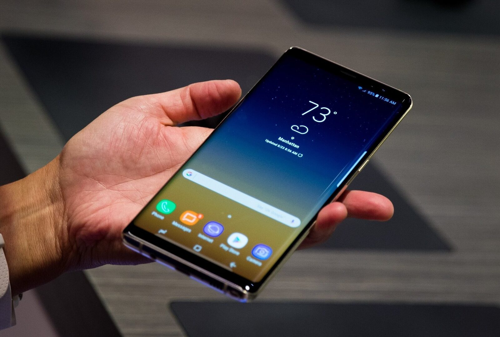 Atenție la aplicațiile „din alte surse”: Cum să-ți protejezi telefonul Android de pericolele online Utilizatorii de telefoane cu sistem de operare Android sunt expuși riscului de a-și compromite datele personale și de a-și infecta dispozitivele cu malware