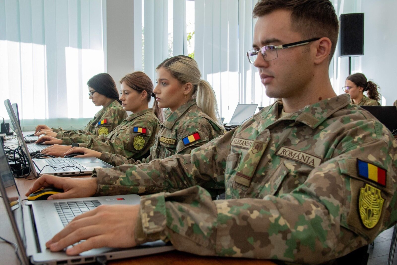 România și Egiptul își consolidează cooperarea militară Guvernul a aprobat joi un proiect de lege care vizează ratificarea Memorandumului de Înțelegere privind cooperarea militară dintre România și Egipt