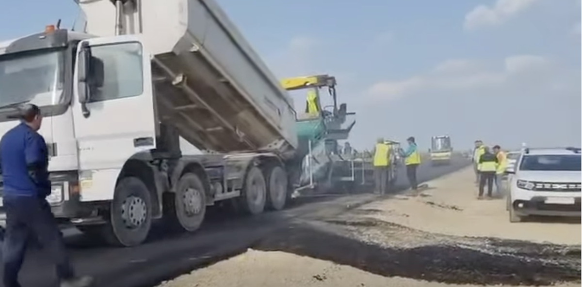 Video: Asfaltare pe A0 Nord, lotul 1. Când se deschide circulația?