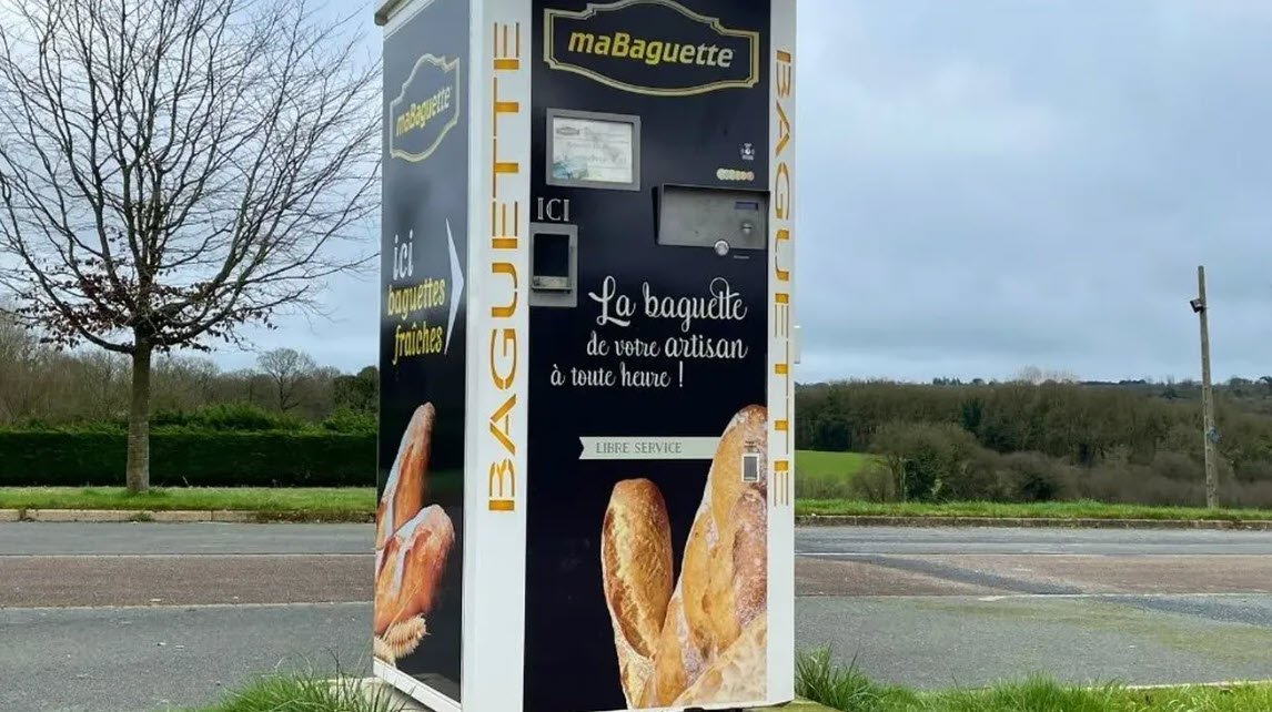 Pâine la automat: soluția franceză pentru foamea de prânz În Franța, țara renumită pentru cultura sa culinară și tradiția pauzelor de prânz, brutăriile se închid adesea în timpul prânzului, pentru ca brutarii să se poată bucura de masă