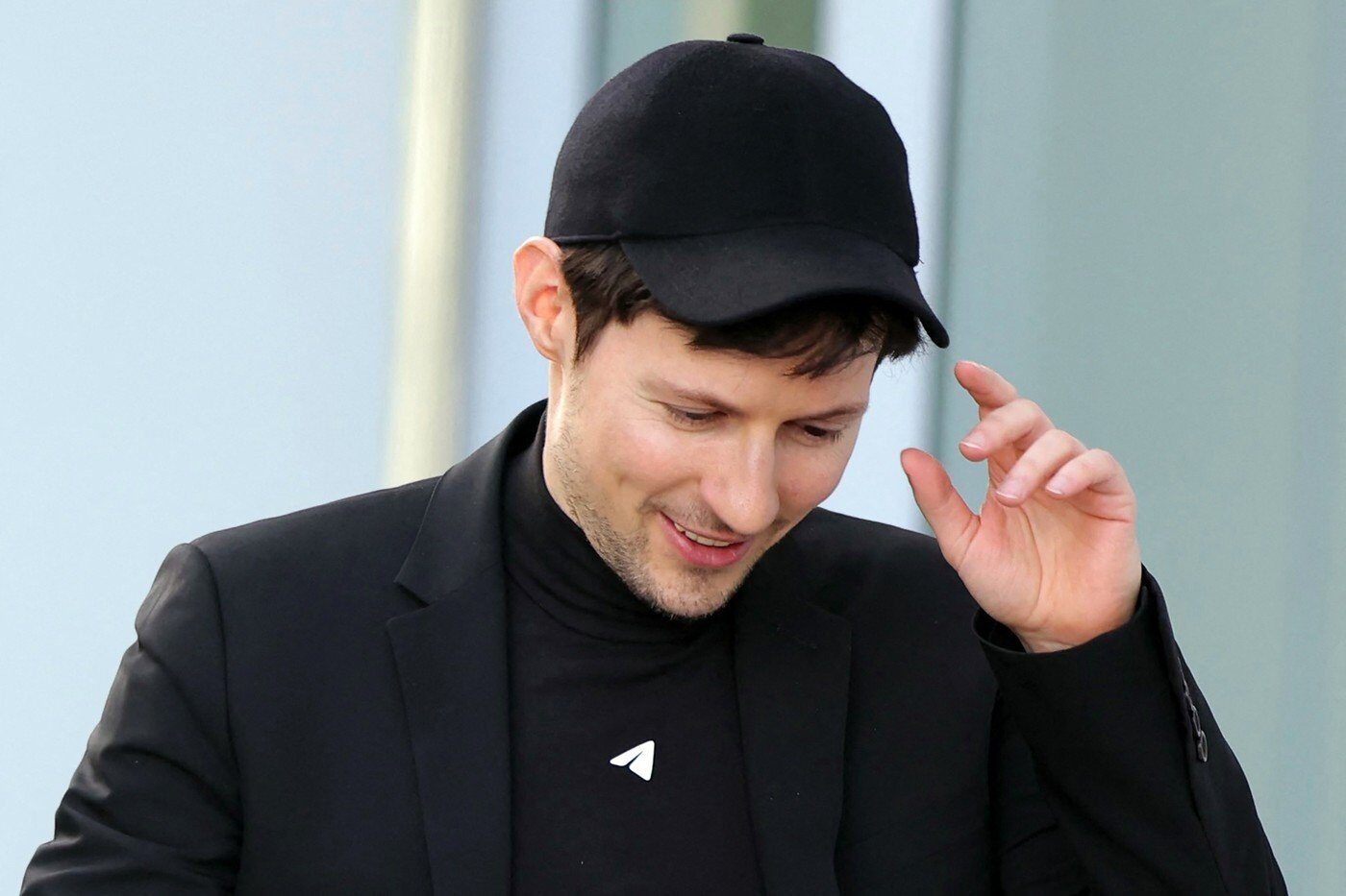 Averea lui Pavel Durov, fondatorul Telegram, s-a prăbușit cu peste 60% Averea lui Pavel Durov, fondatorul platformei de mesagerie Telegram, a suferit o scădere drastică, diminuându-se de la aproximativ 17,1 miliarde de dolari la 6,6 miliarde de dolari, conform ultimelor evaluări