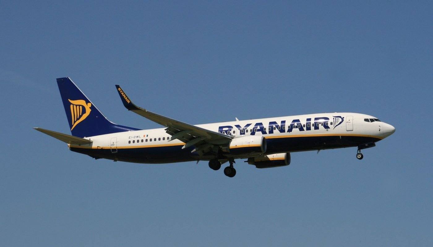 Zbor Ryanair, cu emoții: 89 de pasageri au ratat cursa din cauza controalelor de frontieră Un zbor Ryanair cu destinația Bristol a decolat de pe aeroportul César Manrique-Lanzarote, fără 89 de pasageri