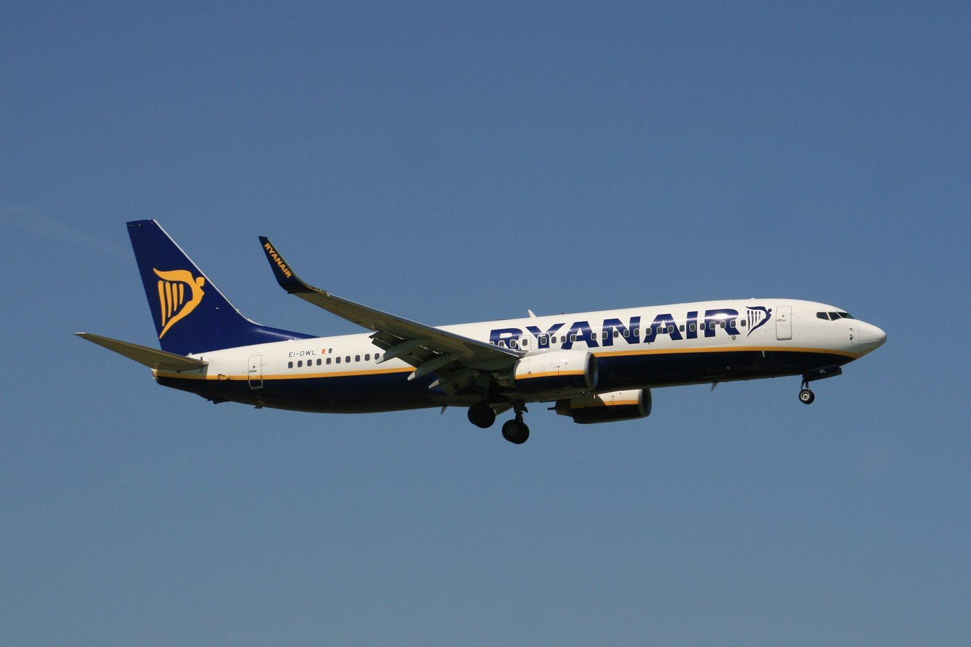 Zbor Ryanair, cu emoții: 89 de pasageri au ratat cursa din cauza controalelor de frontieră Un zbor Ryanair cu destinația Bristol a decolat de pe aeroportul César Manrique-Lanzarote, fără 89 de pasageri