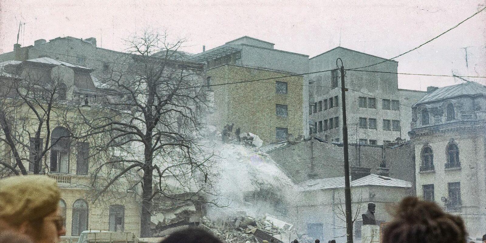 Alerte de cutremur pe ecrane stradale: Protocol primărie, pompieri și privați