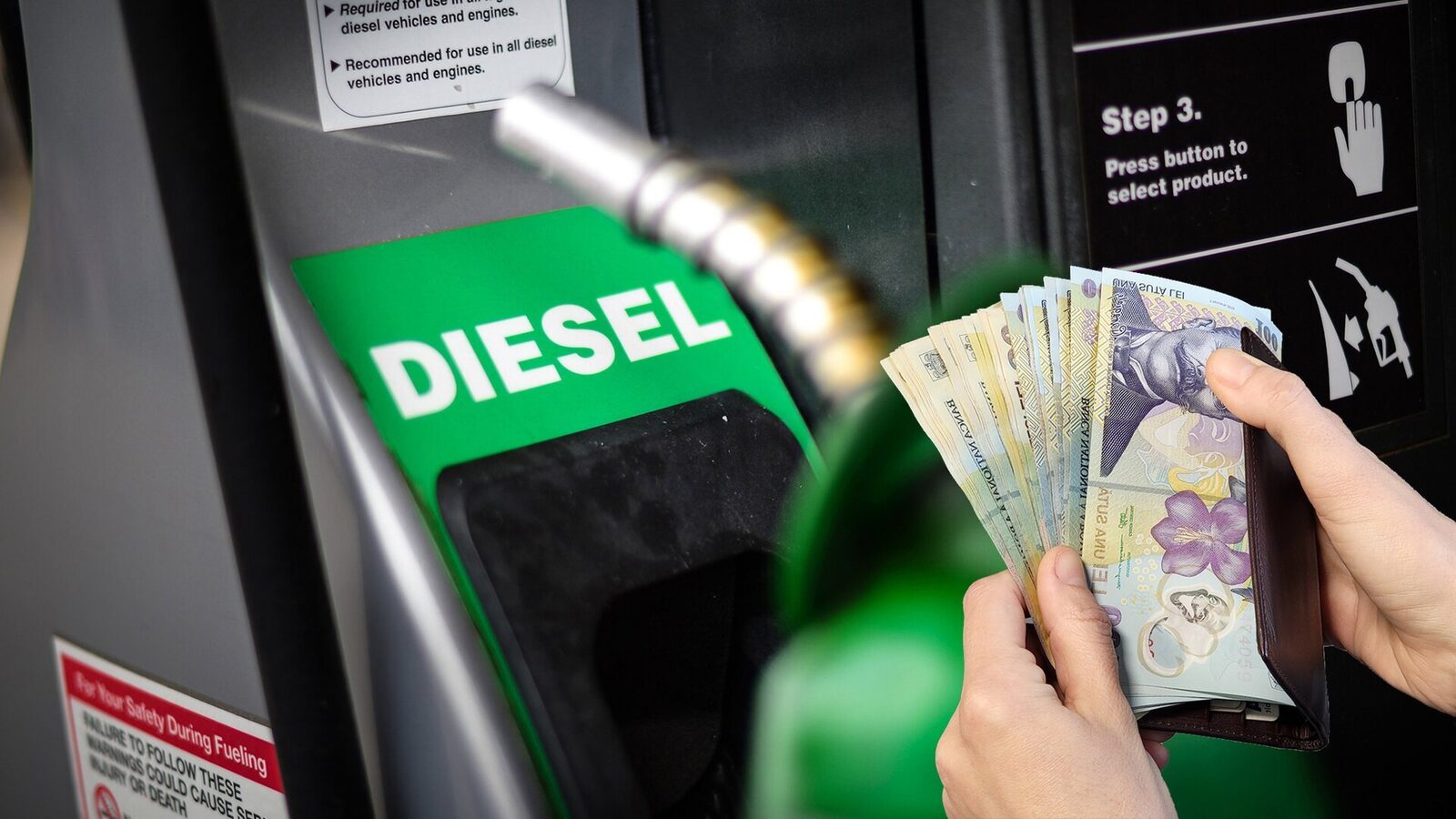 Scumpiri la carburanți și riscul inflației: România, a doua cea mai vulnerabilă țară din regiune România se confruntă cu un nou val de îngrijorări economice, pe fondul creșterii prețurilor la carburanți, cauzată de conflictul din Orientul Mijlociu