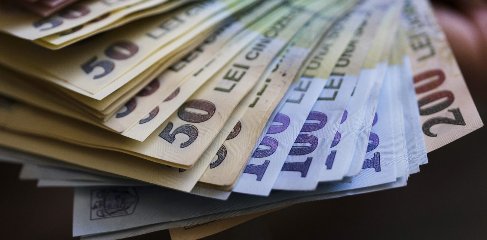 USR acuză PSD de negocieri cu aur pe amendamentele la buget
