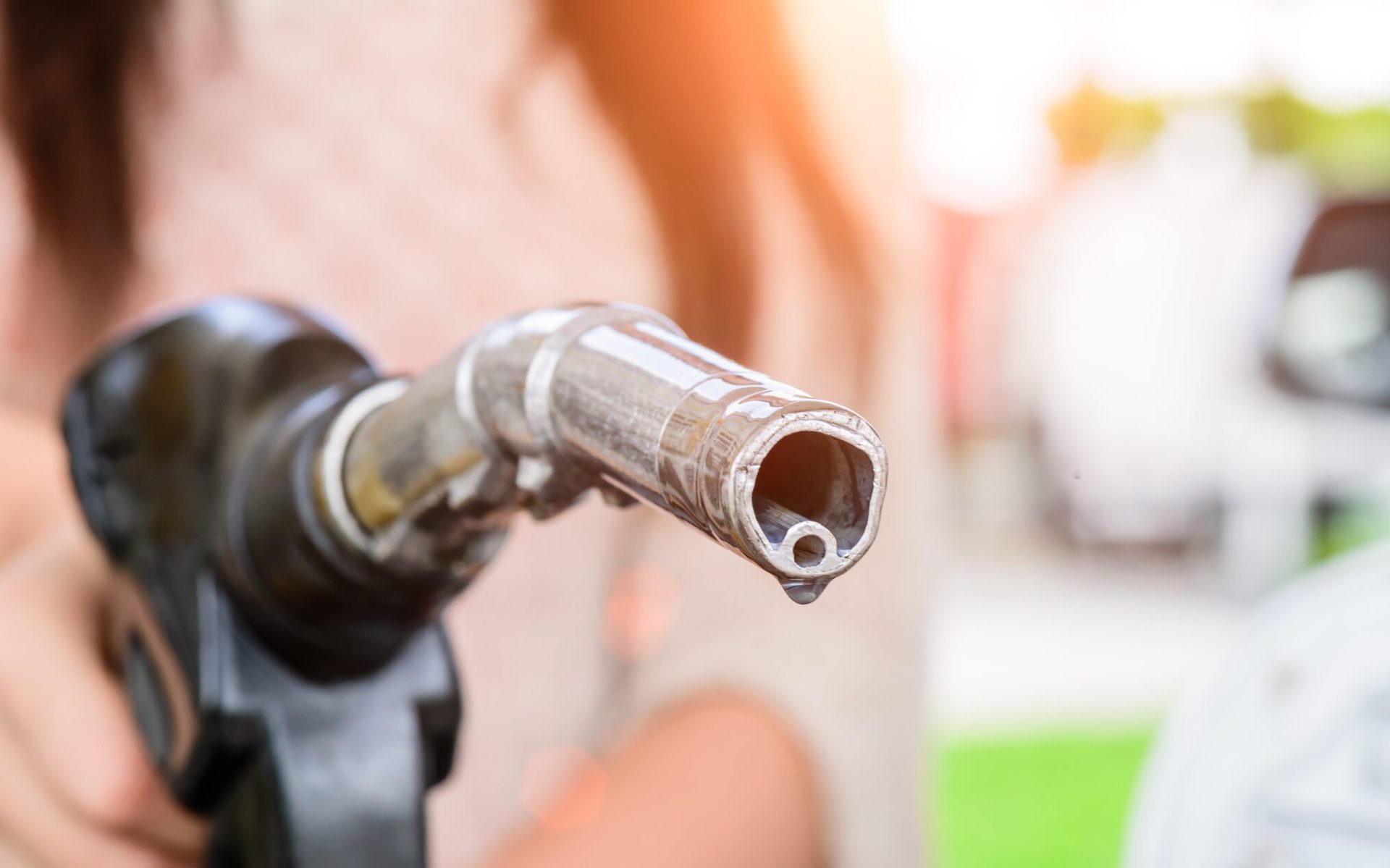 Creșterea prețurilor la carburanți, alimentată de dezechilibre globale Prețurile la petrol și carburanți continuă să crească, alimentate de dezechilibrele dintre cerere și ofertă la nivel mondial