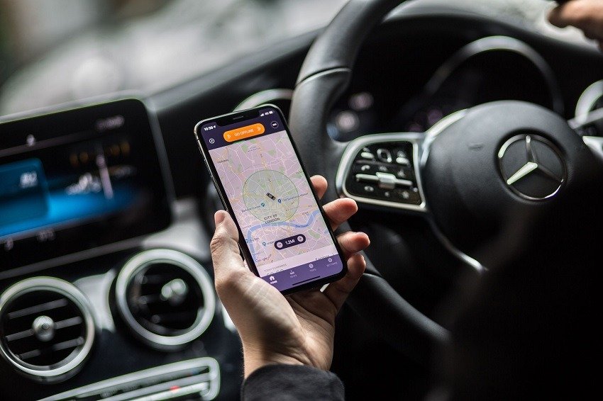 Taximetriștii clujeni atacă Bolt la Bruxelles: Plângere la Comisia Europeană Asociația taximetriștilor din Cluj-Napoca a sesizat Comisia Europeană, acuzând statul român de încălcarea legislației europene în domeniul transportului de persoane