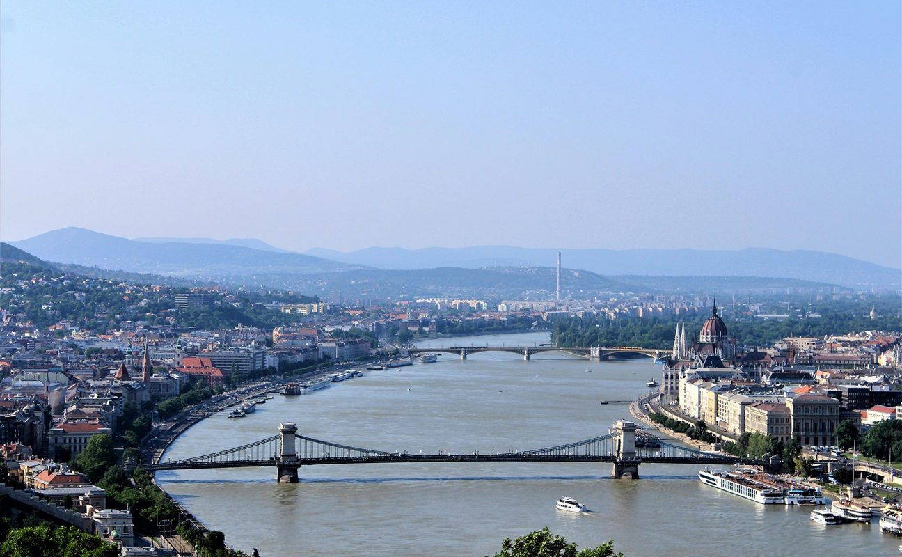 Kiev: Budapesta ar fi reținut angajați ai băncii ucrainene