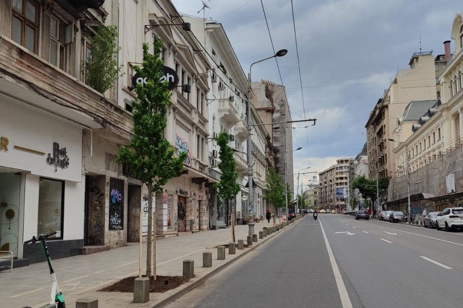 Amenzi pentru agenții economici care neglijează aspectul clădirilor din centrul capitalei Primarul general al Capitalei, Ciprian Ciucu, a anunțat că Poliția Locală a aplicat amenzi în valoare totală de 86.000 de lei agenților economici din zona centrală a Bucureștiului