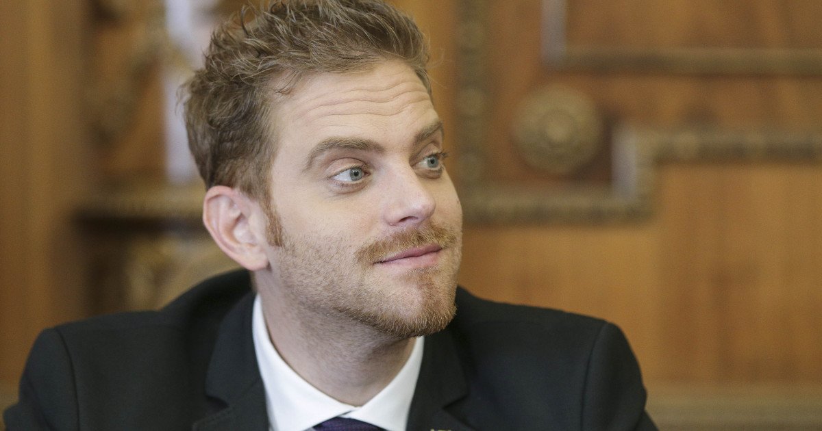 Ilan Laufer, fost ministru, implicat într-un accident cu trotineta electrică în București Bucureștiul a fost scena unui nou accident rutier în care a fost implicat fostul ministru pentru Mediul de Afaceri, Ilan Laufer