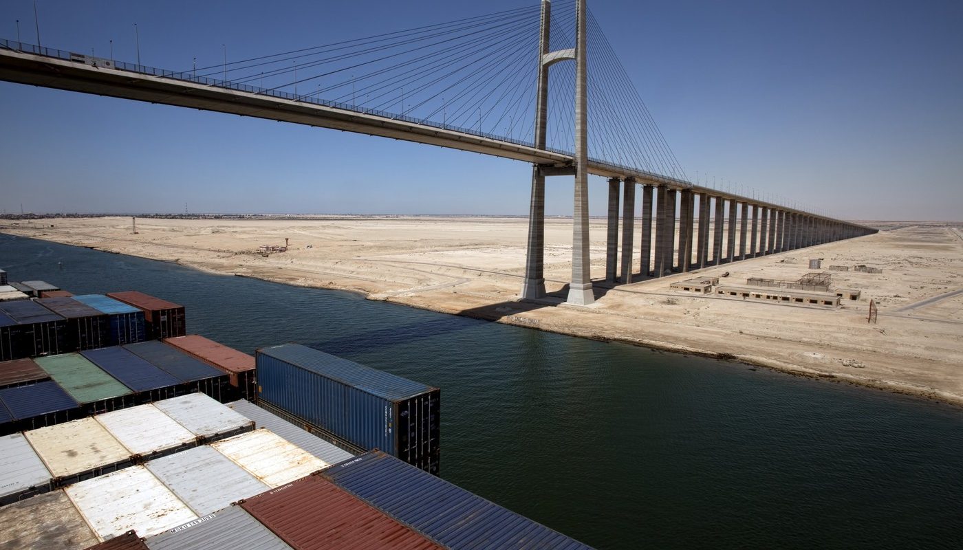 Blocajele din Orientul Mijlociu amenință aprovizionarea cu bunuri de consum în România Criza din Orientul Mijlociu generează îngrijorări cu privire la lanțurile globale de aprovizionare, inclusiv cele care alimentează piața românească