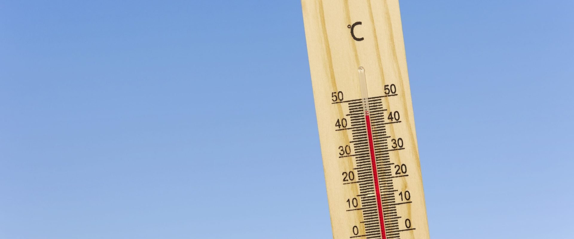 Canicula vine peste România: Temperaturi de peste 36 de grade Celsius în iulie Bucureștenii și locuitorii din sudul țării se pregătesc pentru o perioadă caniculară în luna iulie, cu temperaturi care ar putea depăși 36 de grade Celsius