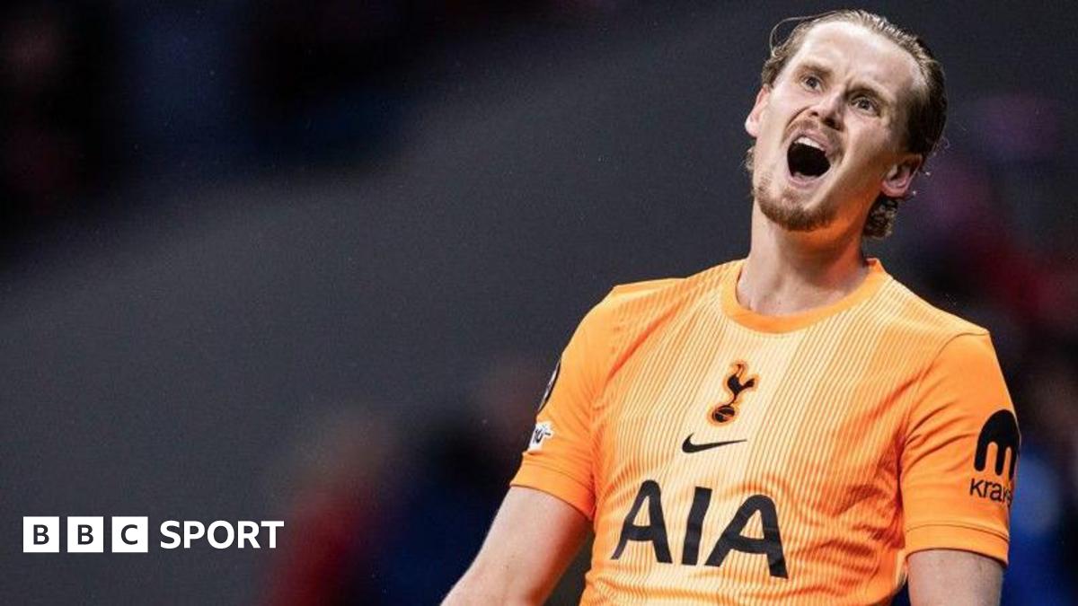 Tottenham, măcelărit de Atletico Madrid: Kinsky, schimbat după 17 minute de coșmar Atletico Madrid a zdrobit-o pe Tottenham în prima manșă a optimilor Ligii Campionilor, scor 5-2, într-un meci marcat de o situație fără precedent