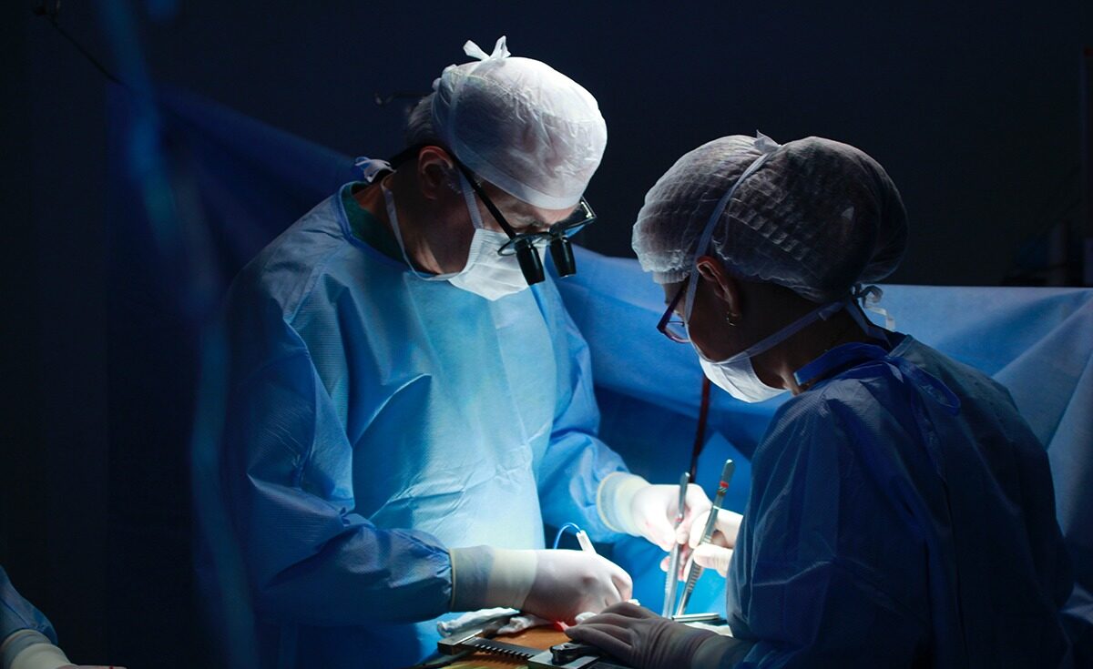 O viață salvată la Iași: Bebelușul cu malformații cardiace, operat cu succes Un bebeluș de șapte luni, diagnosticat cu multiple malformații cardiace, a fost salvat de medicii de la Spitalul de Neurochirurgie din Iași