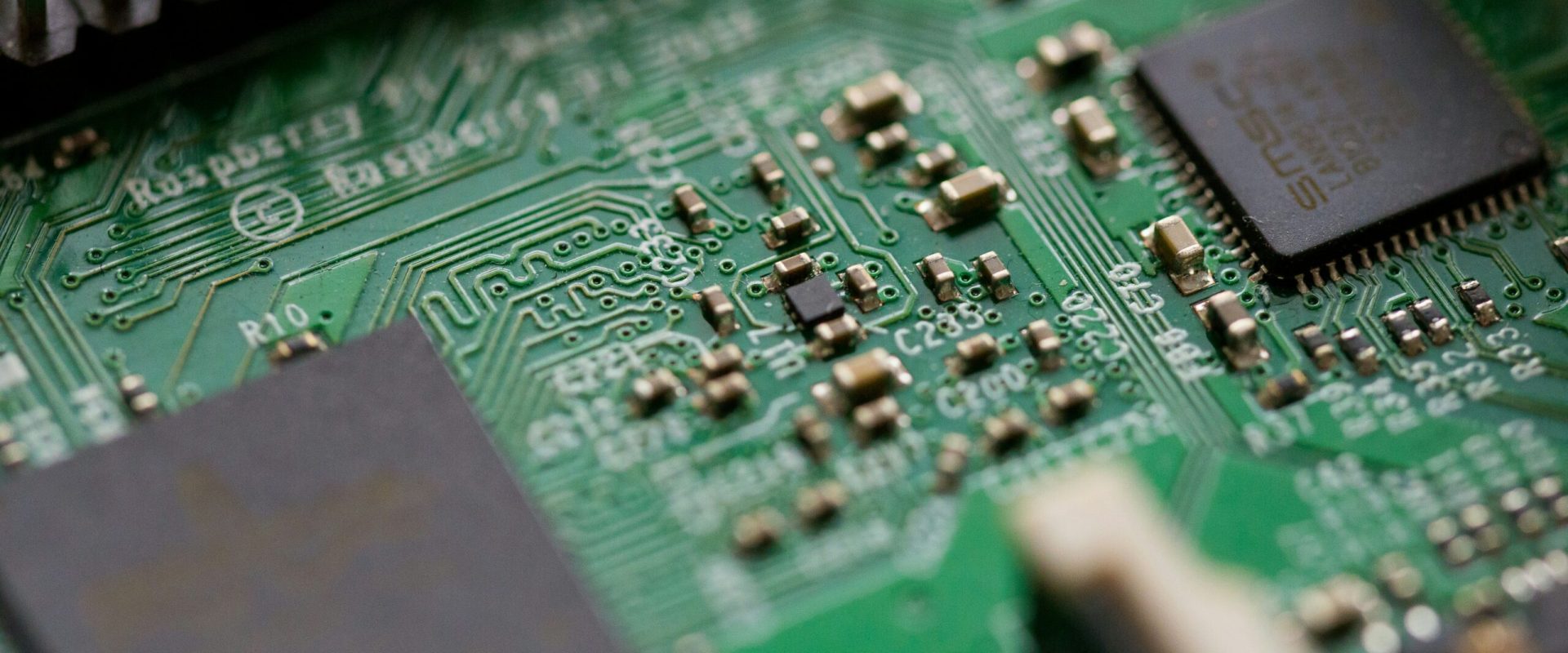 Criza globală a cipurilor de memorie va persista până în 2030, potrivit estimărilor președintelui companiei sud-coreene SK Group, Chey Tae-won