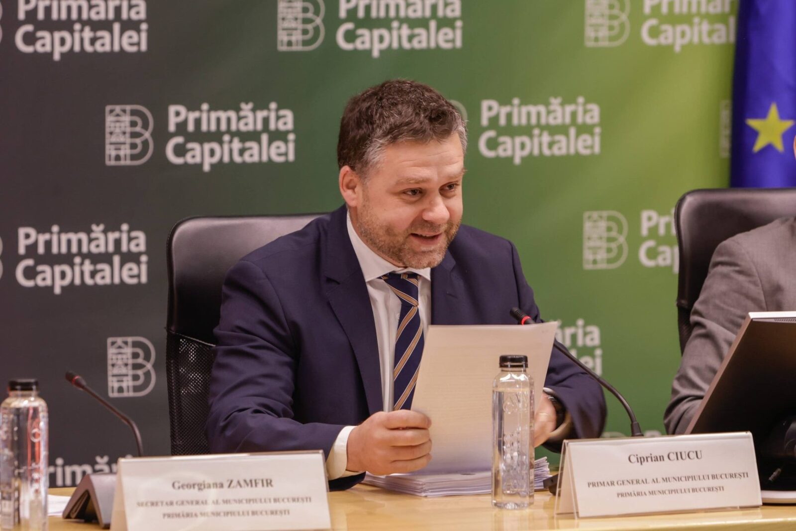 Primăria Capitalei va decide alocarea fondurilor către sectoare, după 20 de ani Consiliul General al Municipiului București (CGMB) va stabili, în premieră după două decenii, cum vor fi împărțiți banii între Primăria Capitalei și sectoare