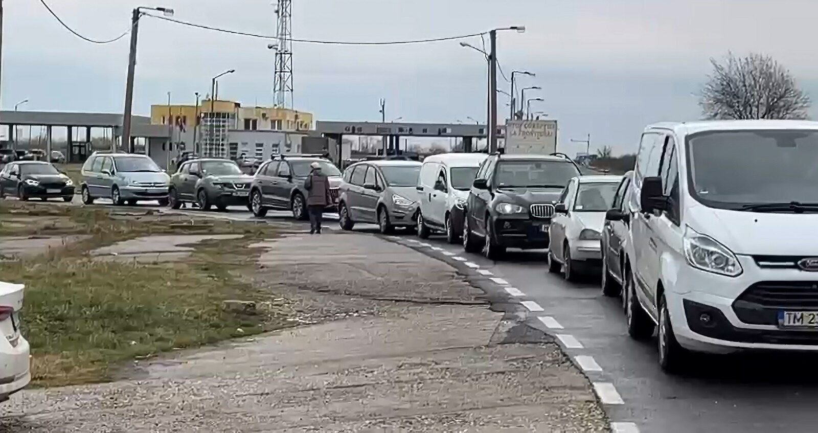 Ungaria introduce prețuri „protejate” la carburanți, pe fondul tensiunilor din Orientul Mijlociu Premierul ungar Viktor Orbán a anunțat, luni, măsuri pentru limitarea prețurilor la benzină și motorină, ca răspuns la contextul geopolitic actual din Orientul Mijlociu
