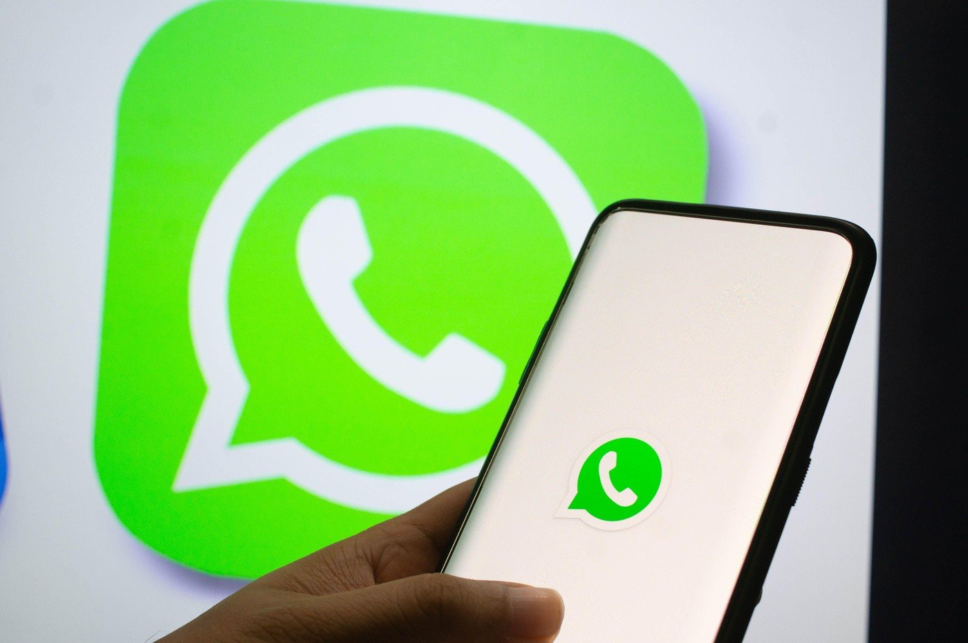 Hackerii ruși vizează conturi WhatsApp prin metodă simplă