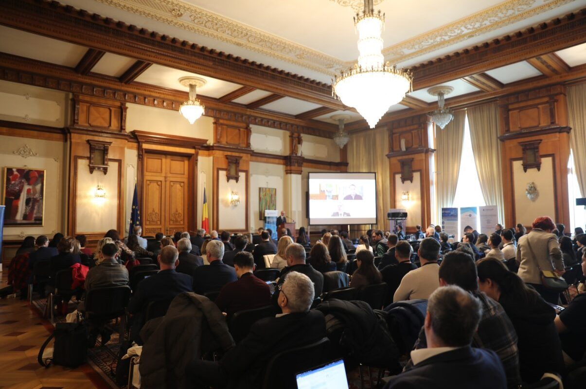 Experți și autorități se reunesc la București pentru a discuta despre noile reguli europene de securitate cibernetică Bucureștiul a găzduit miercuri o conferință dedicată implementării noilor reguli europene privind securitatea produselor digitale