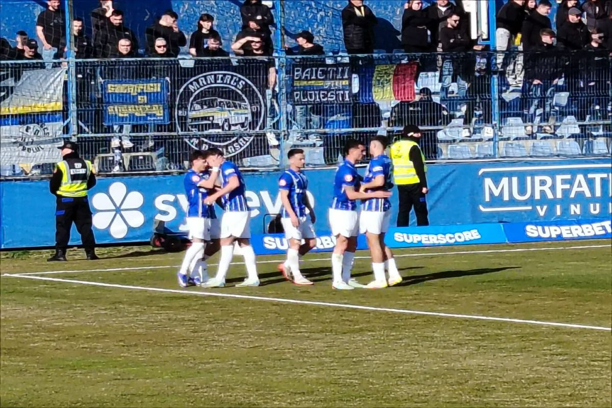 Farul Constanța începe cu dreptul play-out-ul și învinge Petrolul Ploiești Constănțenii au reușit să obțină o victorie importantă în prima etapă a play-out-ului Superligii, învingând Petrolul Ploiești cu scorul de 2-0