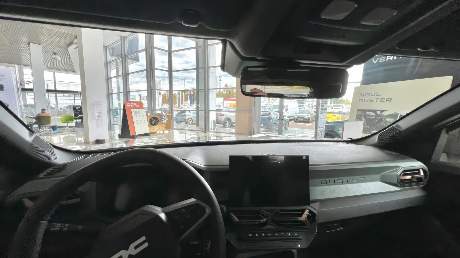 Ce dotări auto te ajută să obții un preț mai bun la revânzare Dotările unei mașini pot influența semnificativ prețul la revânzare