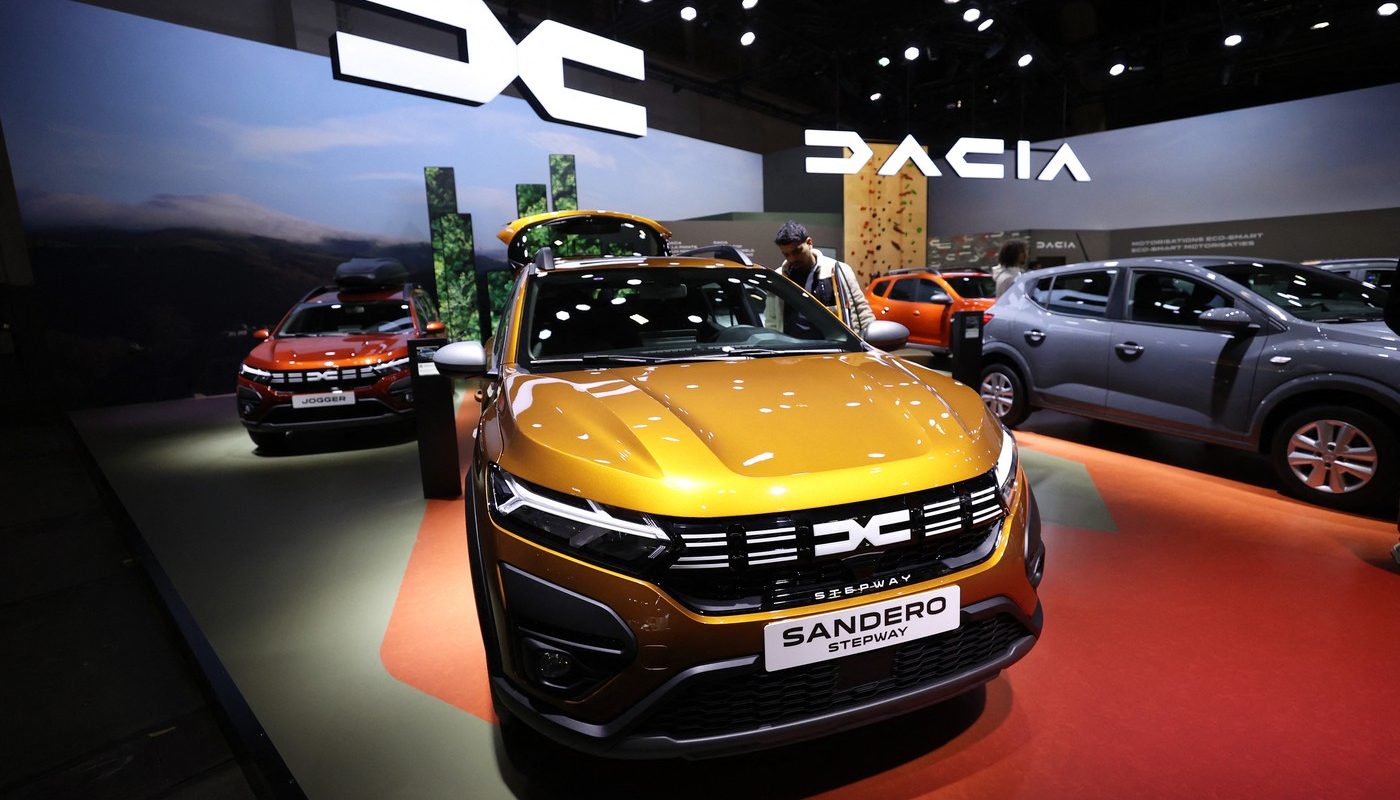 Dacia electrifică viitorul: patru modele full-electrice până în 2030 Dacia, producătorul autohton cu o puternică amprentă pe piața europeană, se pregătește pentru o tranziție majoră către electrificare