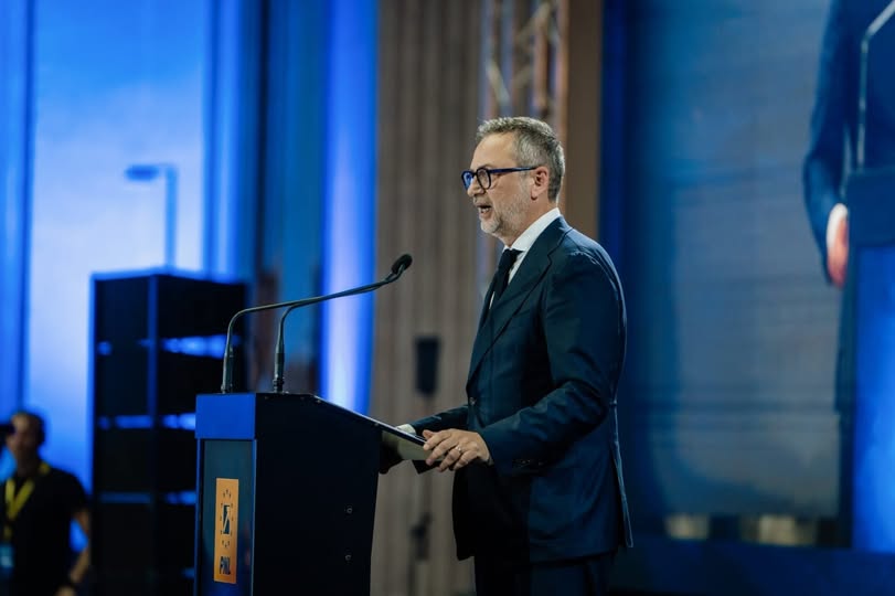 Tensiunile mocnesc în coaliția de guvernare: PNL și PSD, la cuțite după adoptarea bugetului Conflictul politic dintre Partidul Social Democrat (PSD) și Partidul Național Liberal (PNL) continuă să se manifeste, chiar și după ce proiectul de buget de stat pentru anul în curs a fost votat în Parlament