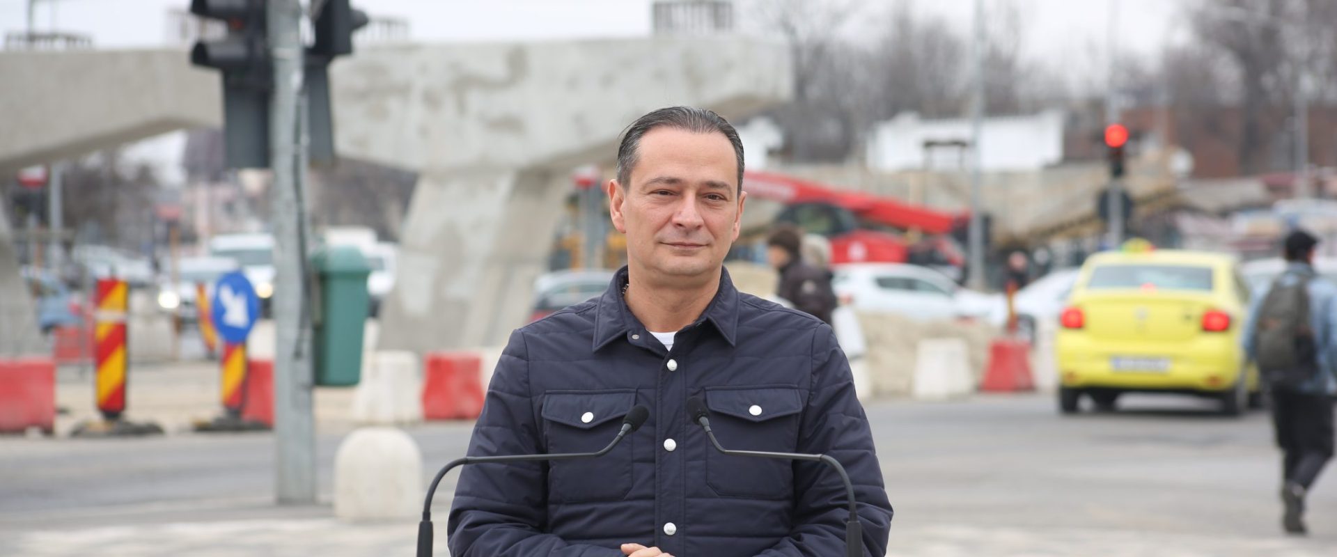 Pasajul Apărătorii Patriei, sub semnul întrebării: Primăria Capitalei contestă legalitatea lucrărilor Primăria Sectorului 4 a anunțat, sâmbătă, 14 martie, startul montării tablierului metalic al pasajului rutier de la Apărătorii Patriei