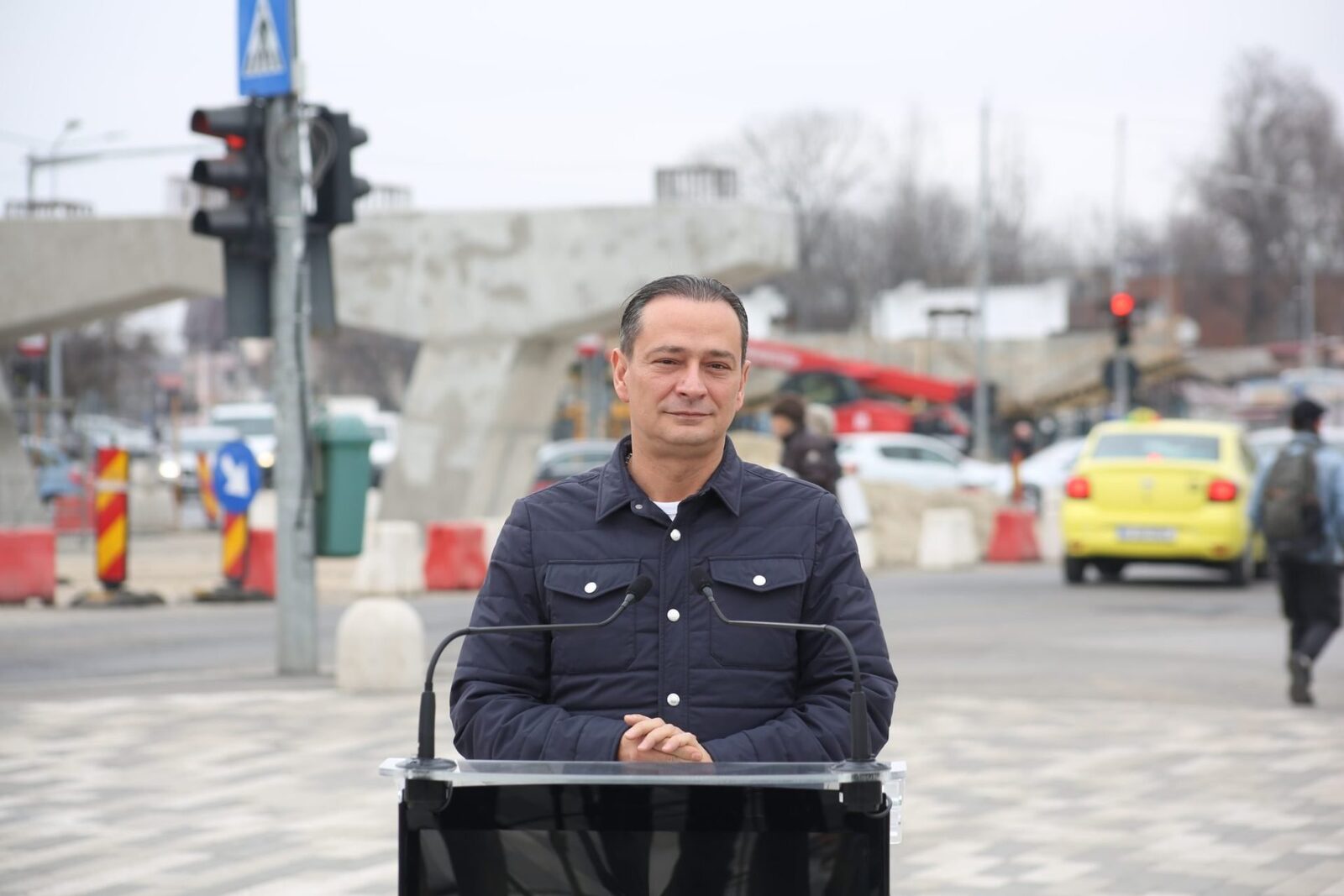 Pasajul Apărătorii Patriei, sub semnul întrebării: Primăria Capitalei contestă legalitatea lucrărilor Primăria Sectorului 4 a anunțat, sâmbătă, 14 martie, startul montării tablierului metalic al pasajului rutier de la Apărătorii Patriei