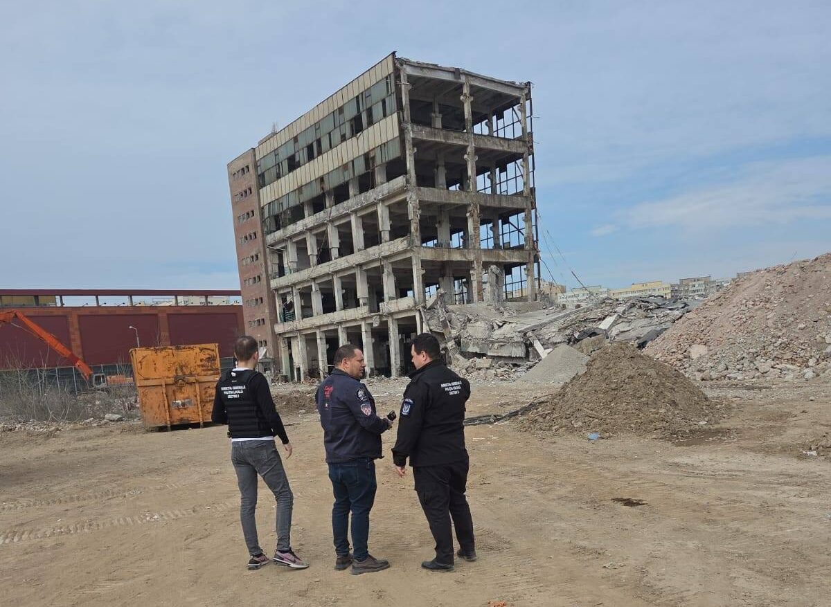 Amenda de 10.000 de lei pentru o demolare ilegală în Sectorul 2 O firmă a fost amendată cu 10.000 de lei pentru demolarea fără autorizație a unei clădiri în Sectorul 2, a anunțat administrația locală