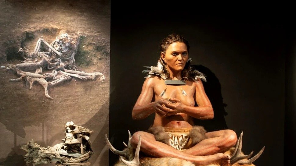 Descoperiri uluitoare în Suedia: Ritualuri funerare complexe dezvăluite de arheologi Noi cercetări arheologice efectuate în Suedia, într-un sit din perioada mezolitică, au scos la iveală detalii surprinzătoare despre ritualurile funerare practicate în urmă cu peste 7.000 de ani