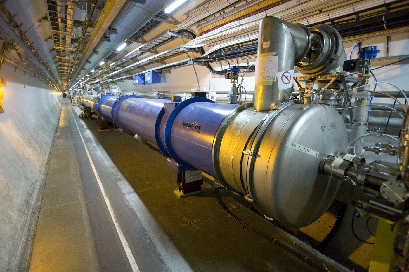 Un nou proton, posibil explicație pentru coeziunea atomilor