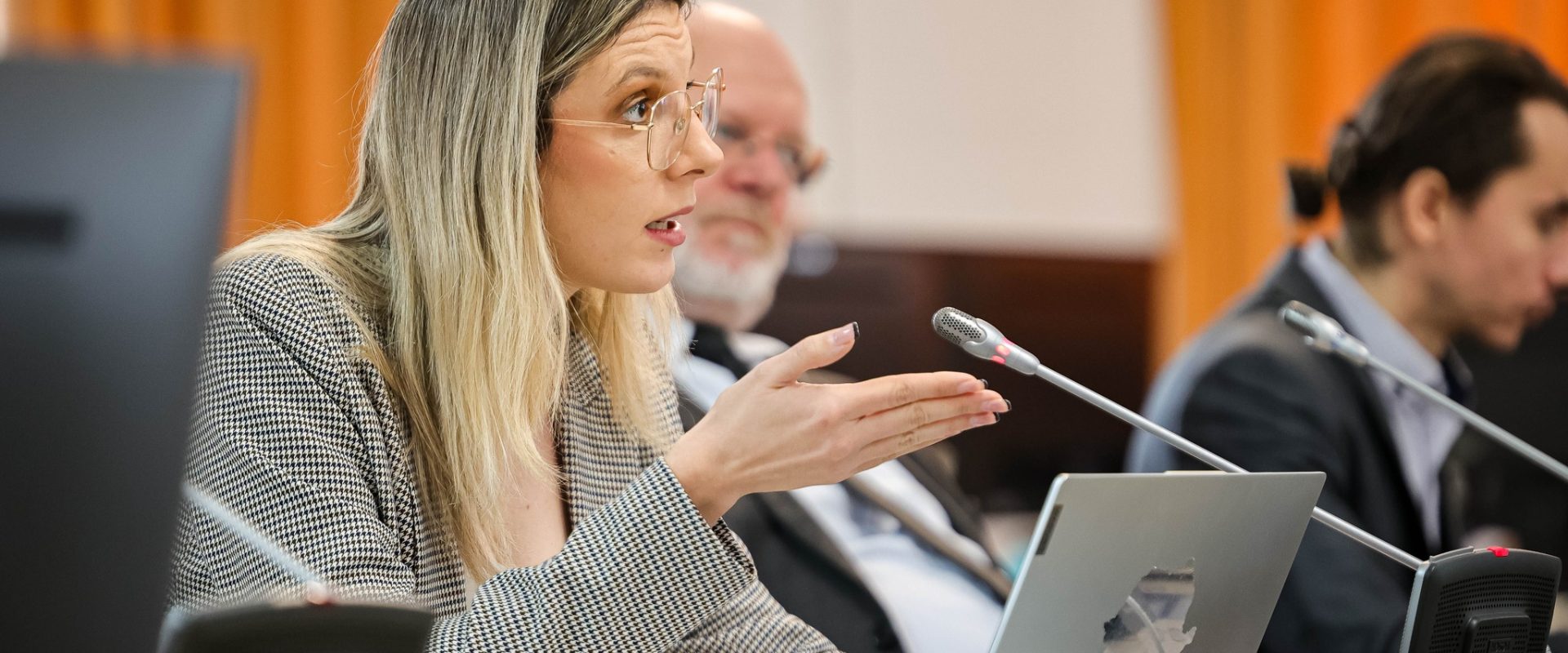 Ministerul Mediului prioritizează investițiile și fondurile europene în bugetul pe 2024 Bugetul Ministerului Mediului pentru anul în curs pune accentul pe investiții majore, cu o atenție specială acordată proiectelor finanțate prin fonduri europene și prin Planul Național de Redresare și Reziliență (PNRR)
