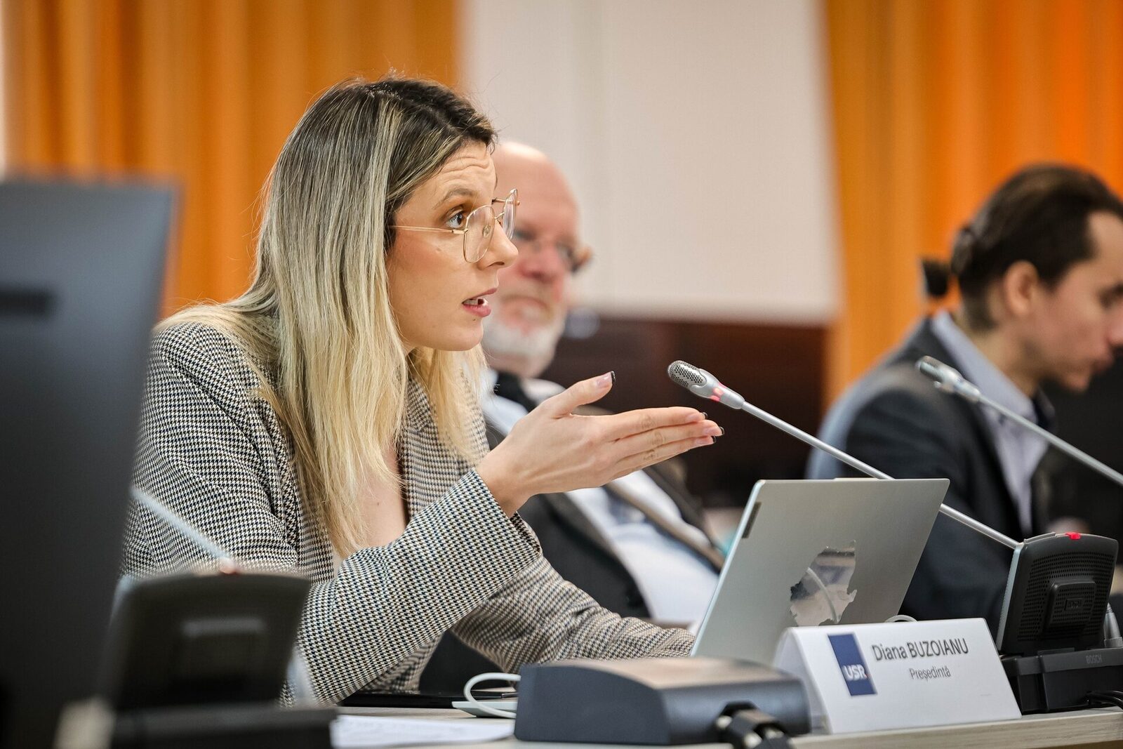 Ministerul Mediului prioritizează investițiile și fondurile europene în bugetul pe 2024 Bugetul Ministerului Mediului pentru anul în curs pune accentul pe investiții majore, cu o atenție specială acordată proiectelor finanțate prin fonduri europene și prin Planul Național de Redresare și Reziliență (PNRR)
