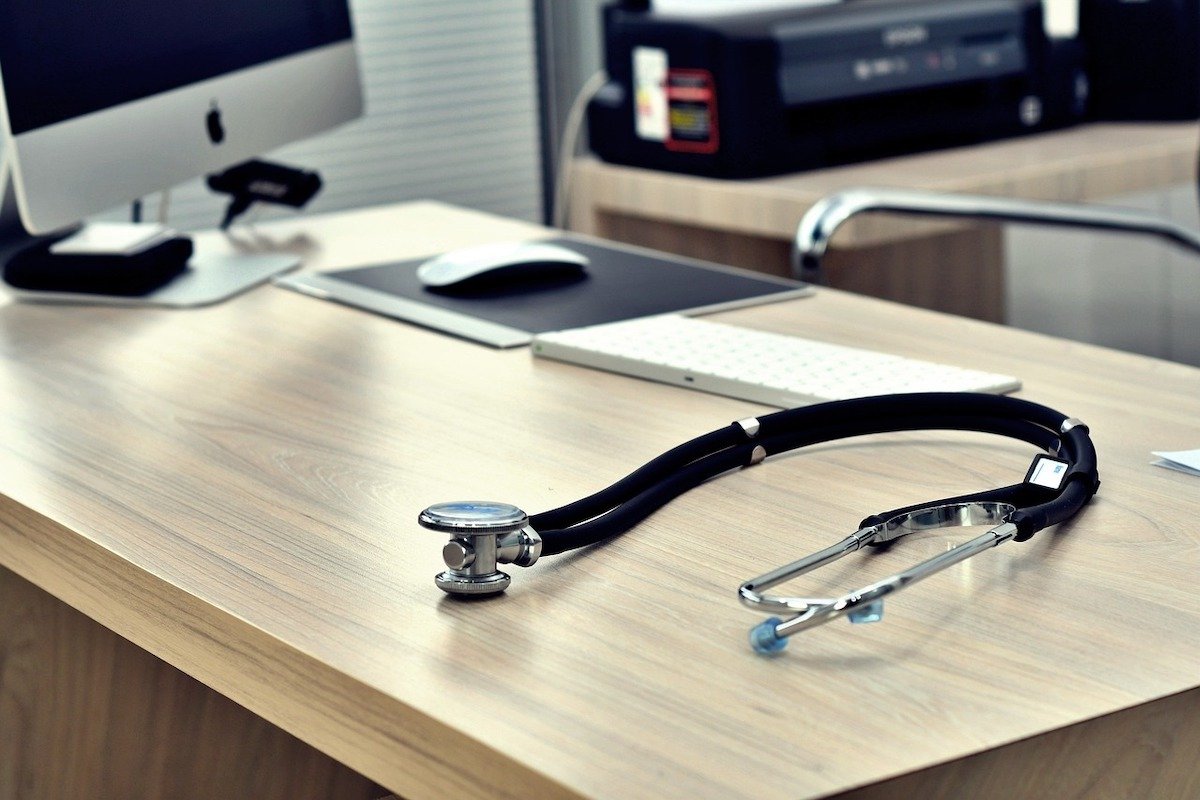 Controalele privind concediile medicale, efectuate în Sectorul 2, scot la iveală nereguli și sancțiuni Primăria Sectorului 2 a solicitat efectuarea unor controale amănunțite asupra modului de acordare și justificare a concediilor medicale, în urma reorganizării administrative a instituției