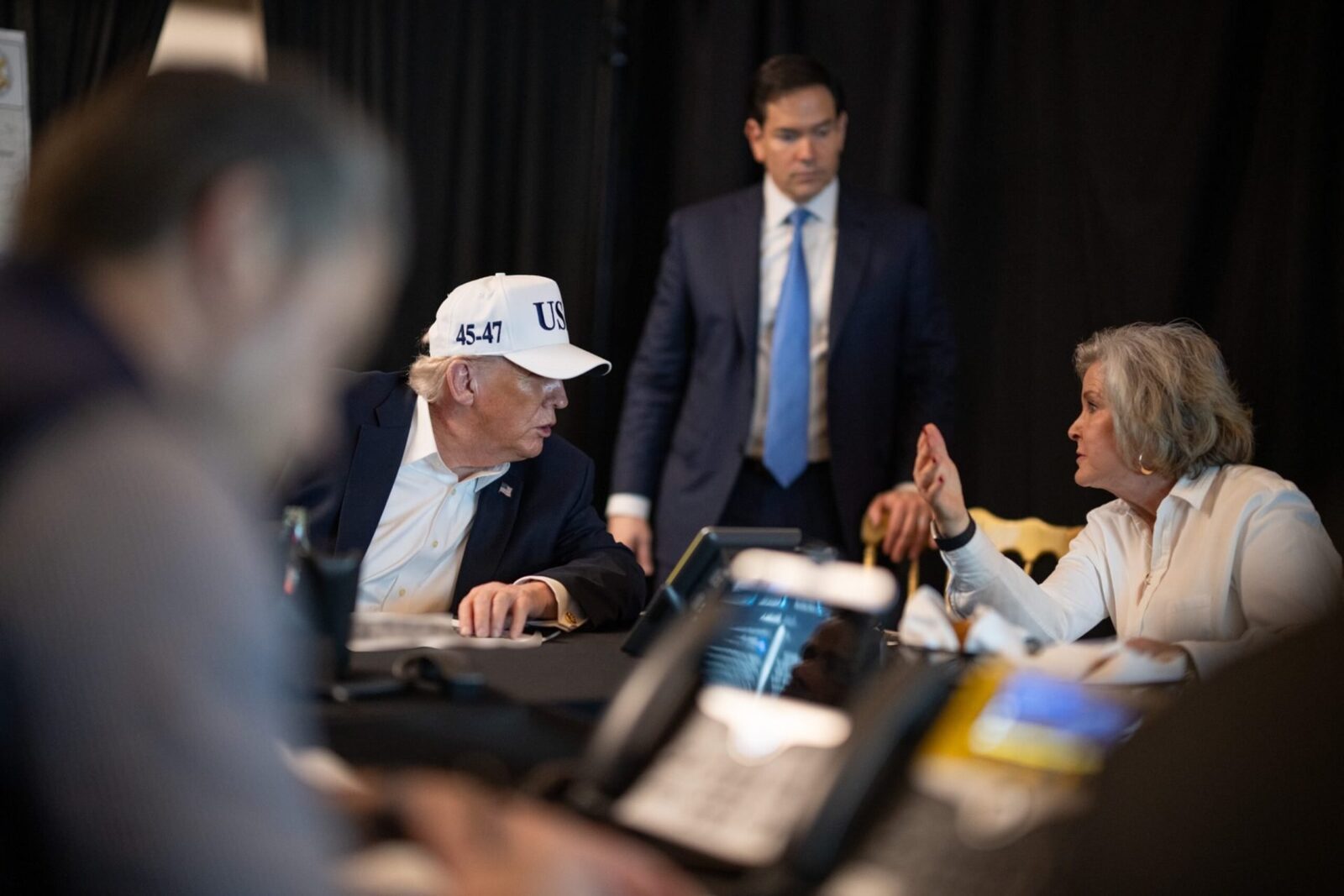 Republicanii Blocaează Inițiativa Democraților de a Limita Puterile de Război ale lui Donald Trump Washington – O dispută politică aprinsă se desfășoară în Statele Unite ale Americii, pe fondul tensiunilor crescute cu Iranul