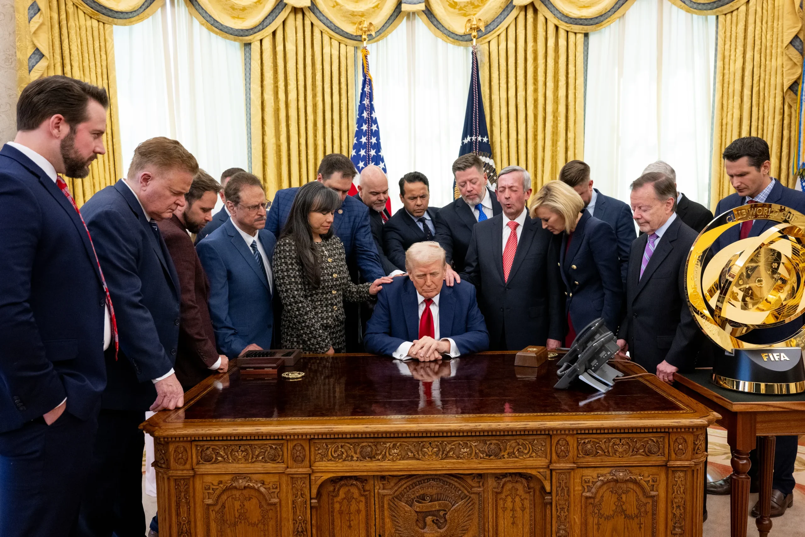 Pastorii s-au rugat pentru Trump în biroul oval: „să primească înțelepciune”