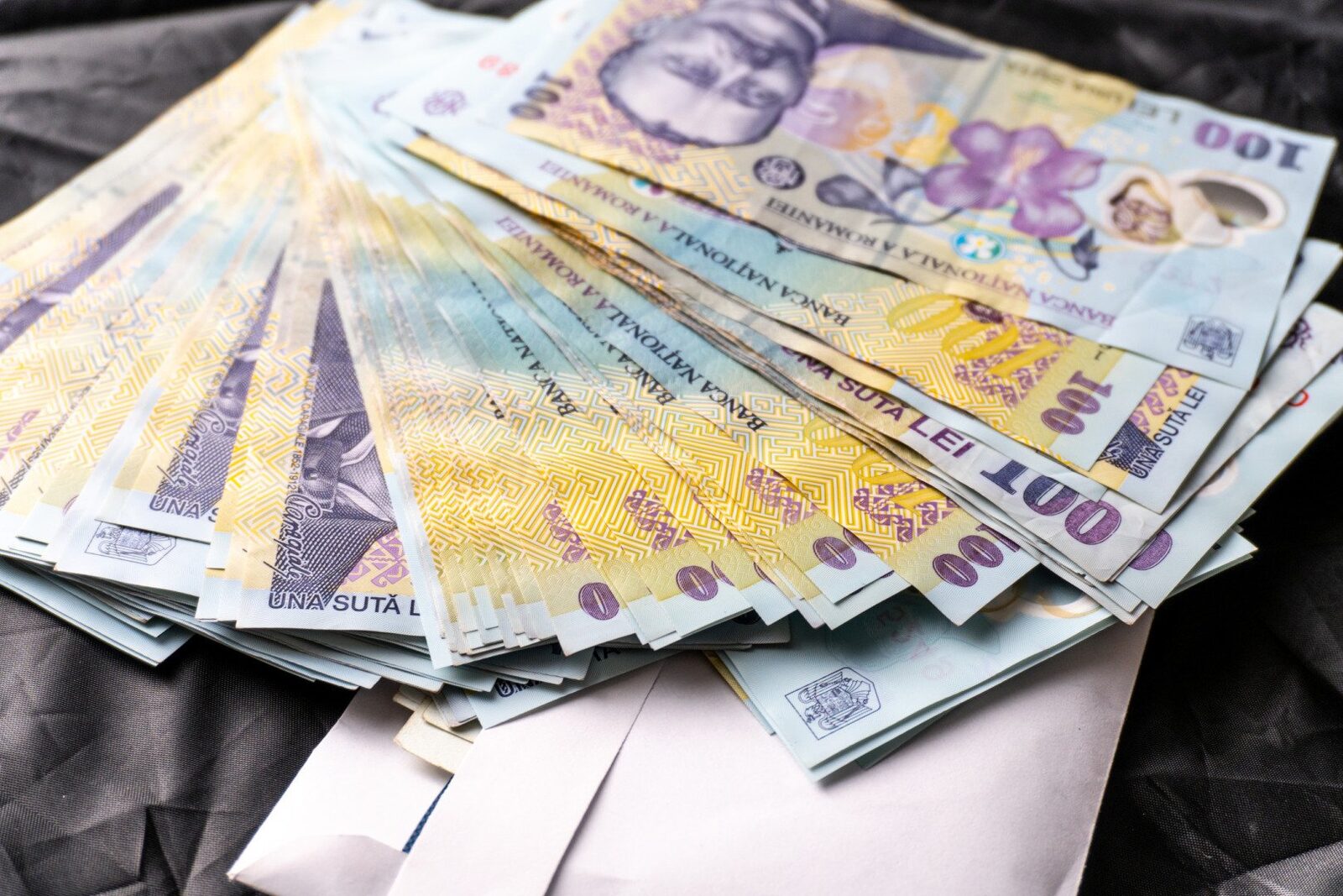 Pensiile vor fi plătite mai devreme în aprilie 2026, din cauza Paștelui Ministerul Muncii a anunțat că plata pensiilor pentru luna aprilie a anului 2026 va fi devansată, având în vedere apropierea sărbătorilor Pascale