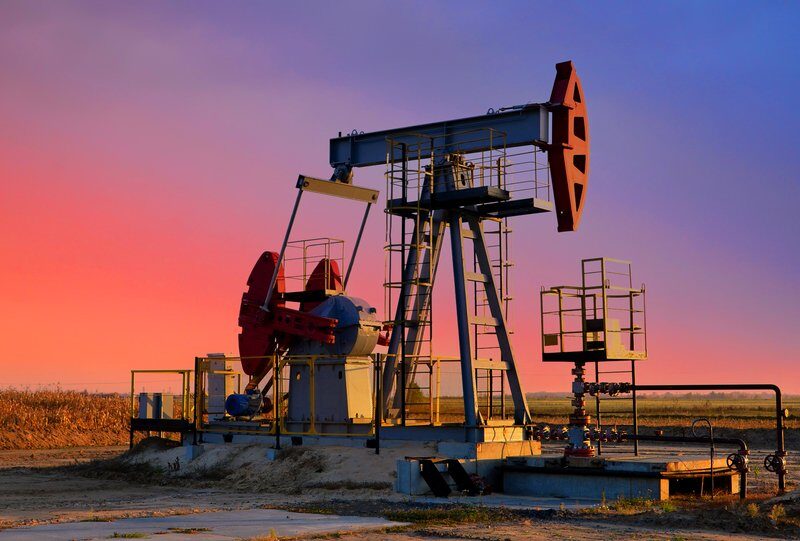 Prețurile petrolului explodează și bursele se prăbușesc: Războiul din Orientul Mijlociu lovește din plin economia globală București – Prețurile globale ale petrolului au crescut brusc, iar piețele bursiere din Asia au intrat luni dimineața în picaj, pe fondul escaladării conflictului dintre SUA și Israel, care a intrat în a cincea săptămână