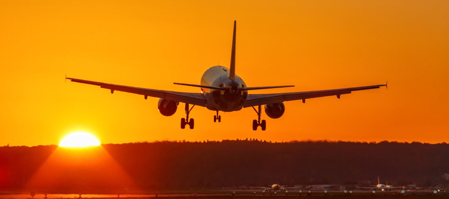 Expert în călătorii: Noaptea, momentul optim pentru a rezerva zboruri ieftine Un expert american în turism a dezvăluit un sfat util pentru călători: cele mai bune oferte la biletele de avion sunt disponibile noaptea