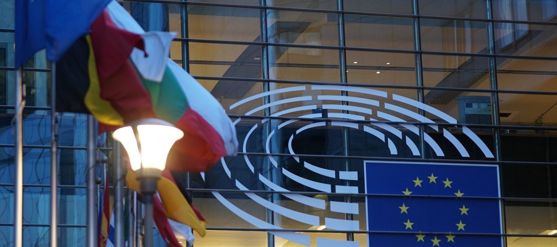Comisia Europeană cere statelor membre să se pregătească pentru potențiale perturbări ale aprovizionării cu petrol Bruxelles- Comisia Europeană a emis un avertisment clar către statele membre ale Uniunii Europene, solicitând luarea unor măsuri coordonate și urgente pentru a asigura securitatea aprovizionării cu petrol și produse petroliere rafinate