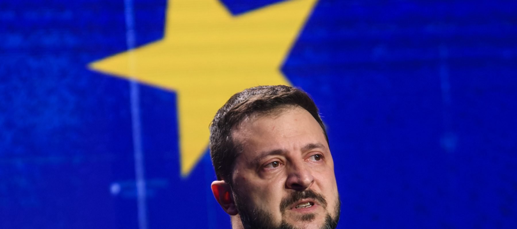 Ucraina, la un pas de începerea negocierilor de aderare la UE Președintele ucrainean Volodimir Zelenski a anunțat luni că țara sa va finaliza în următoarele zile toate pregătirile tehnice necesare pentru a demara oficial negocierile pe toate capitolele privind procesul de aderare la Uniunea Europeană