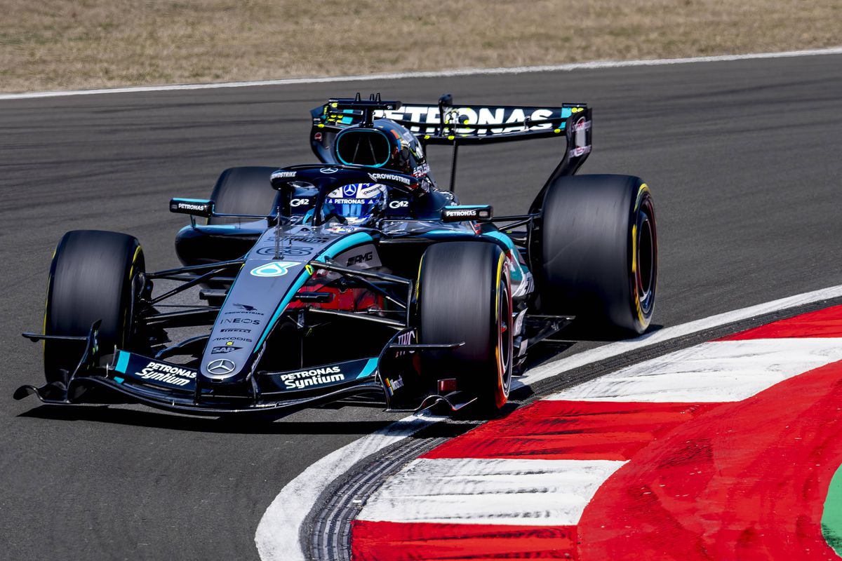 Mercedes domină și în China: Russell pleacă din pole position la Sprint George Russell, pilotul echipei Mercedes, va porni de pe prima poziție a grilei de start în cursa de Sprint din China